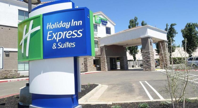 Holiday Inn Express & Suites Brentwood Zewnętrze zdjęcie
